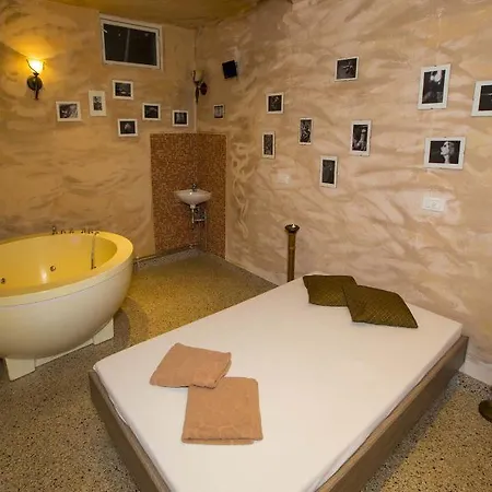 מלון Hotel Medno