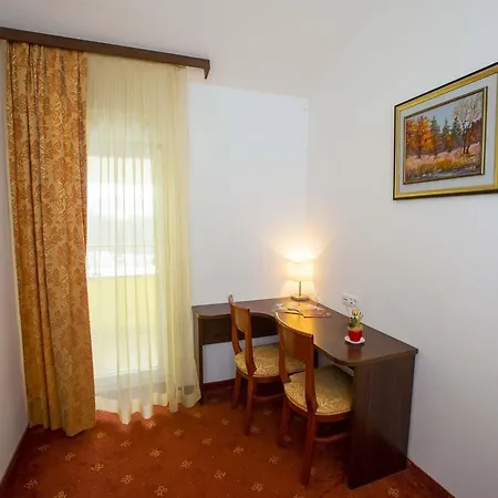 מלון Hotel Medno 3*